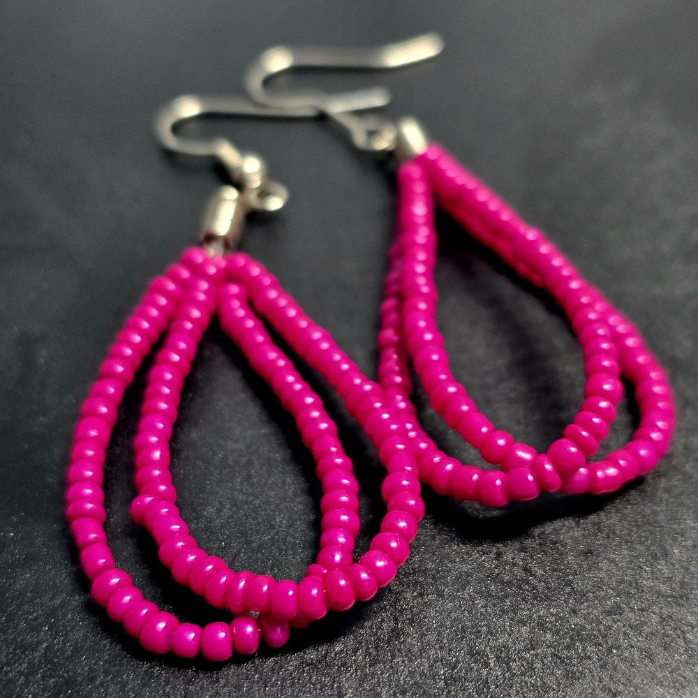 $1 with $5+ bundle•Pink Beaded Teardrop Earrings#festivalvibes 0280
